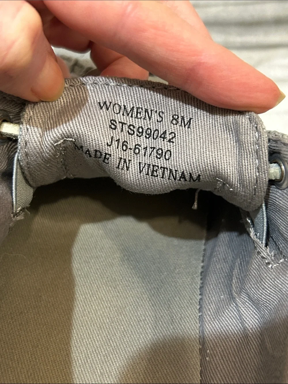 Sperry Women's Gray Crest Vibe Sneakers